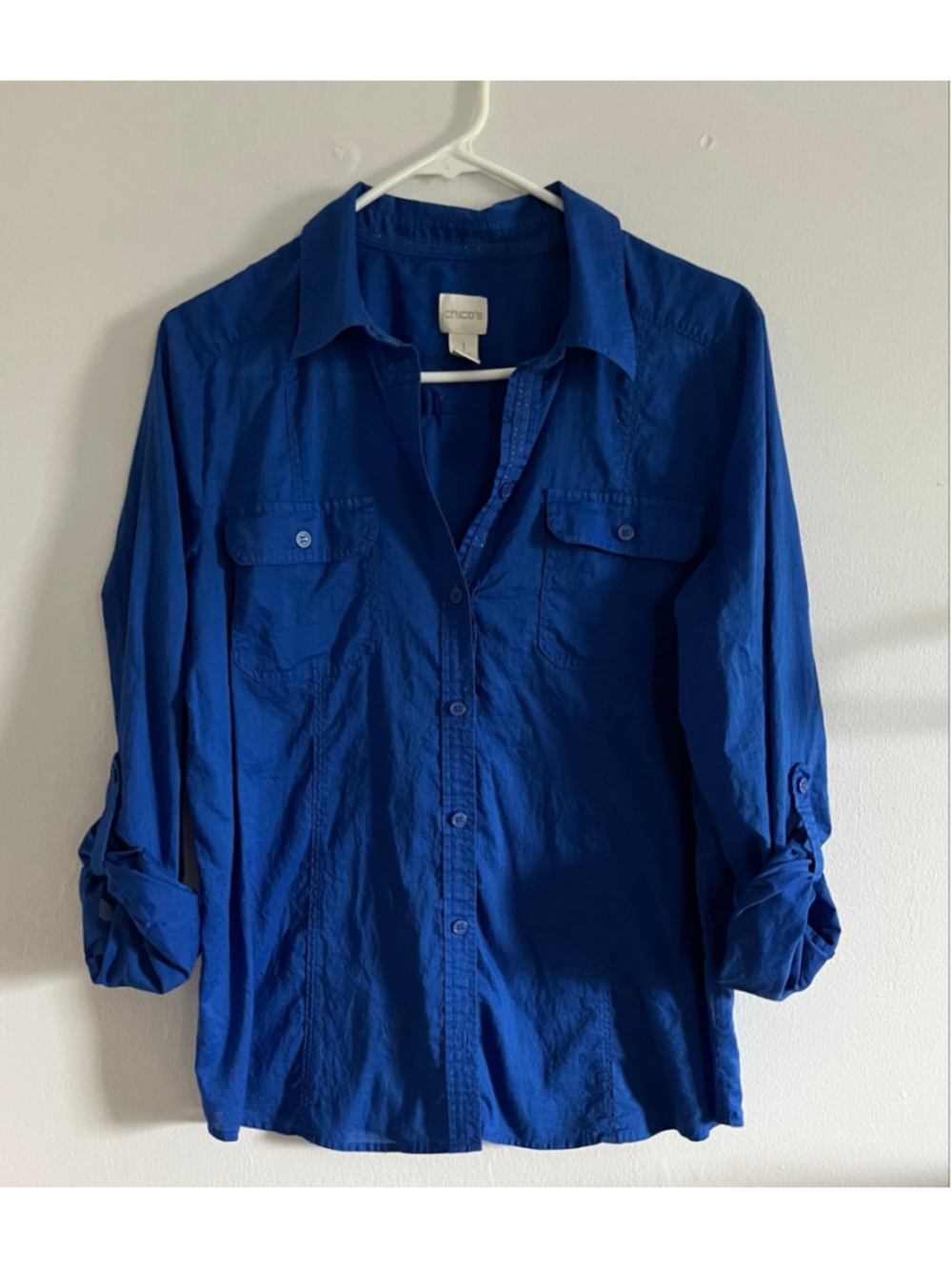 Women's Chico's Button Down Shirt Size M Blue